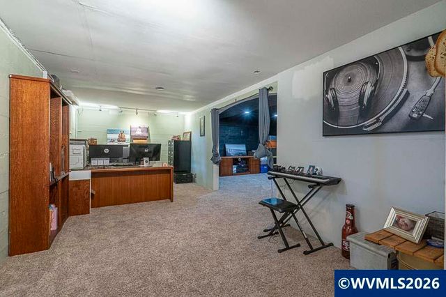 1175 Chelsea Av NW, Salem, OR 97304