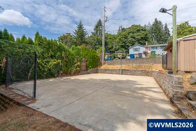 1175 Chelsea Av NW, Salem, OR 97304