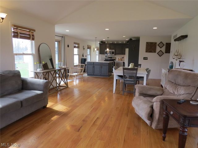 8566 Chatham Road, Medina, OH 44256