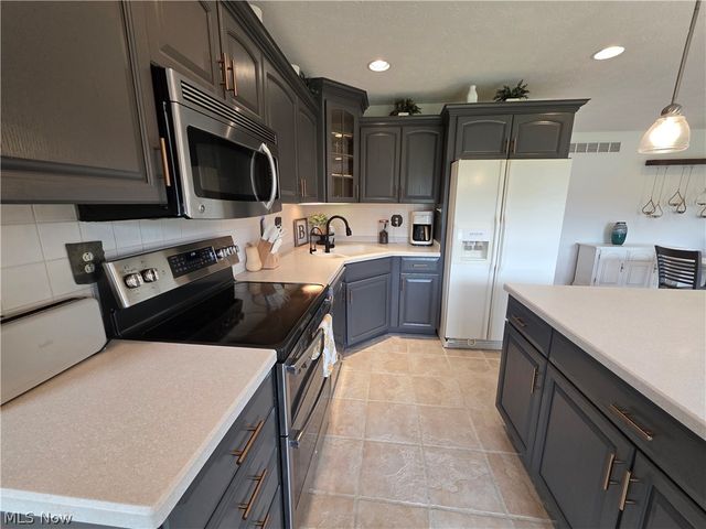 8566 Chatham Road, Medina, OH 44256