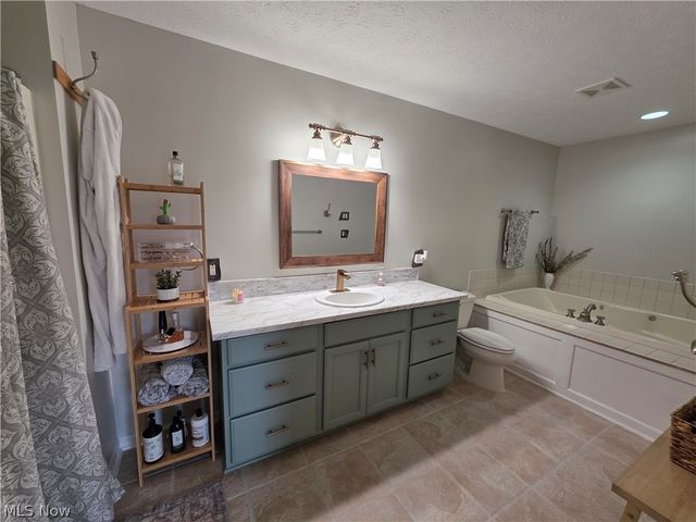 8566 Chatham Road, Medina, OH 44256