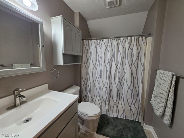 8566 Chatham Road, Medina, OH 44256