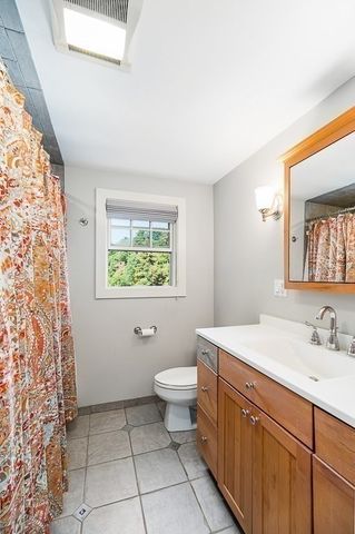 44 Warren St, Georgetown, MA 01833