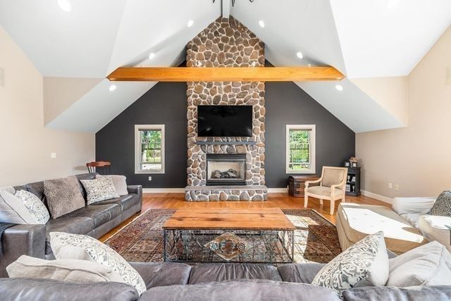 44 Warren St, Georgetown, MA 01833