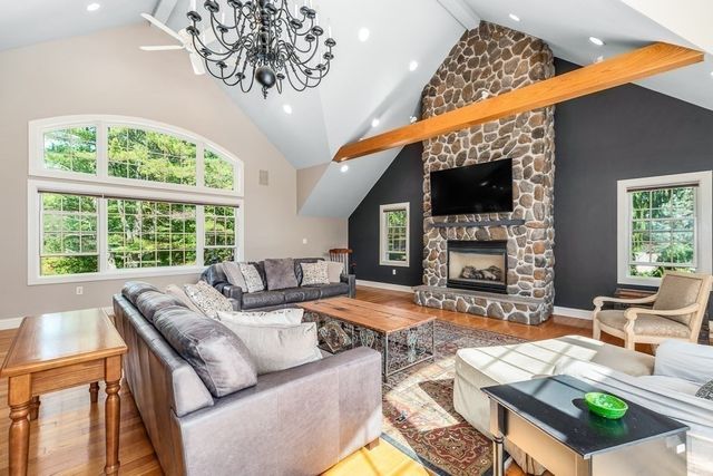 44 Warren St, Georgetown, MA 01833