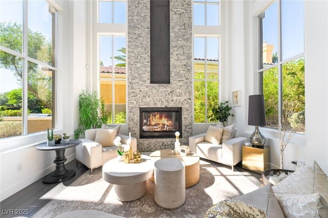 9040 Thornbury Lane, Las Vegas, NV 89134