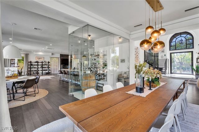 9040 Thornbury Lane, Las Vegas, NV 89134