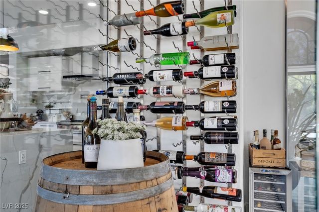 9040 Thornbury Lane, Las Vegas, NV 89134