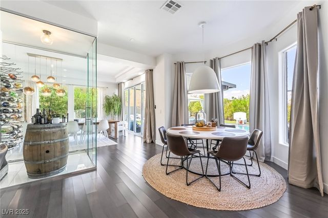 9040 Thornbury Lane, Las Vegas, NV 89134