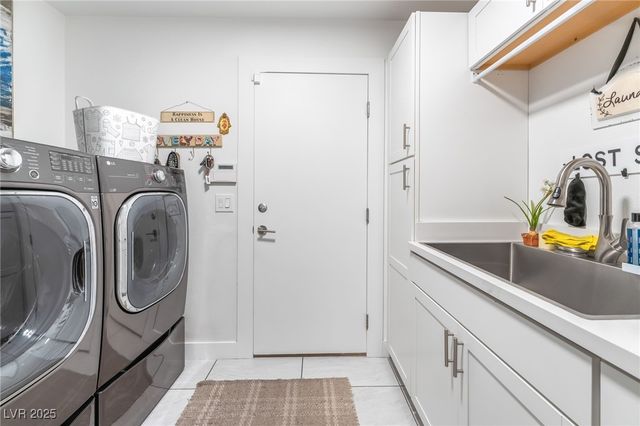 9040 Thornbury Lane, Las Vegas, NV 89134