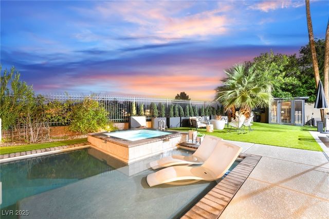 9040 Thornbury Lane, Las Vegas, NV 89134