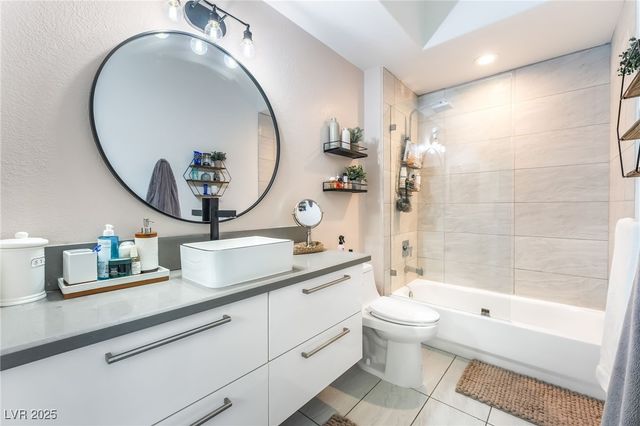 9040 Thornbury Lane, Las Vegas, NV 89134