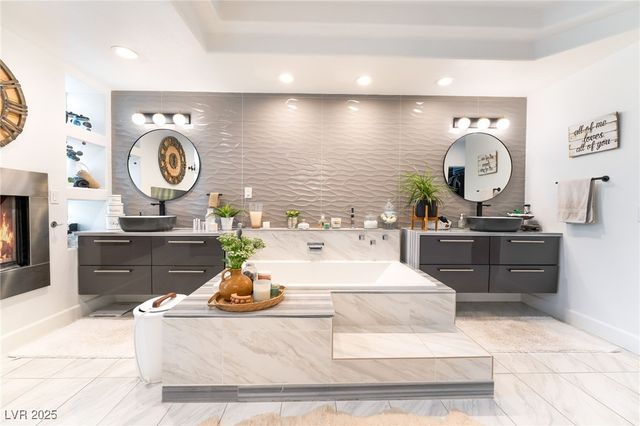 9040 Thornbury Lane, Las Vegas, NV 89134