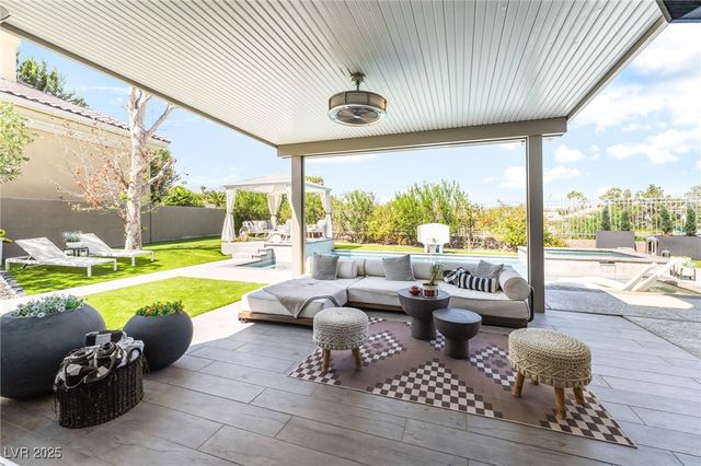 9040 Thornbury Lane, Las Vegas, NV 89134