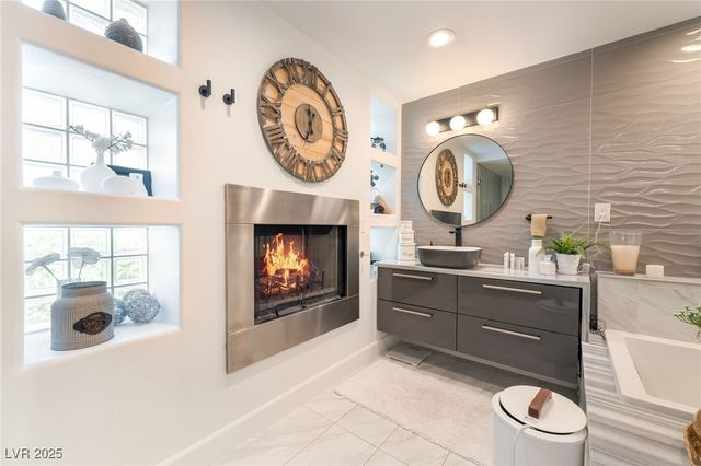 9040 Thornbury Lane, Las Vegas, NV 89134