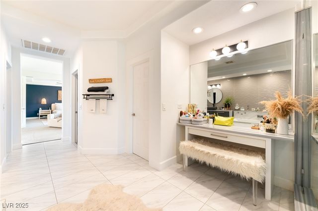 9040 Thornbury Lane, Las Vegas, NV 89134