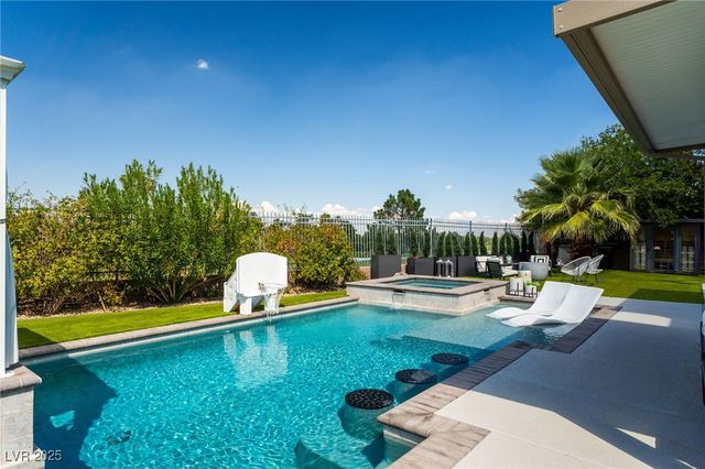 9040 Thornbury Lane, Las Vegas, NV 89134