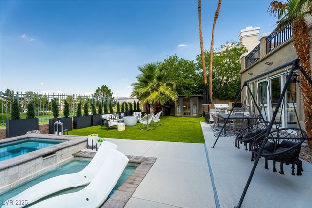 9040 Thornbury Lane, Las Vegas, NV 89134