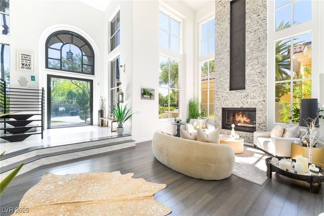 9040 Thornbury Lane, Las Vegas, NV 89134