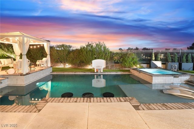 9040 Thornbury Lane, Las Vegas, NV 89134