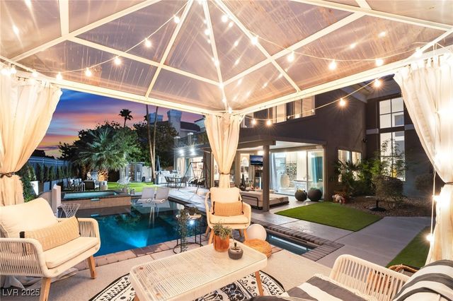 9040 Thornbury Lane, Las Vegas, NV 89134