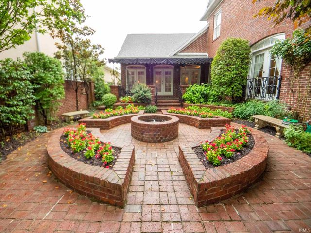 1521 Larkinwood Lane, Evansville, IN 47715