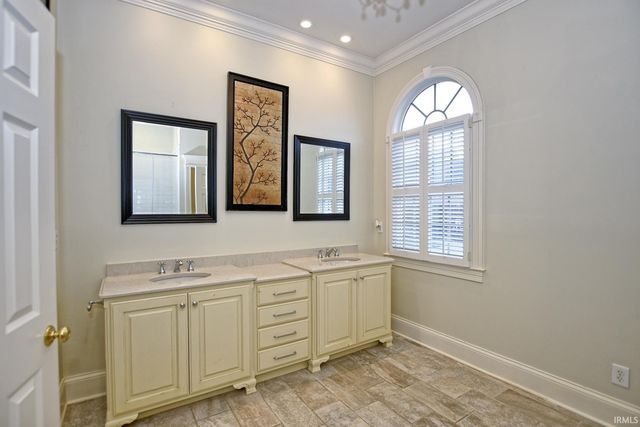 1521 Larkinwood Lane, Evansville, IN 47715