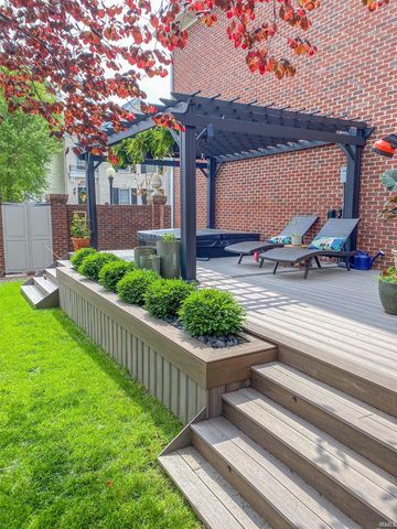 1521 Larkinwood Lane, Evansville, IN 47715