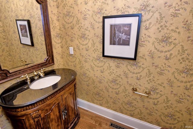 1521 Larkinwood Lane, Evansville, IN 47715