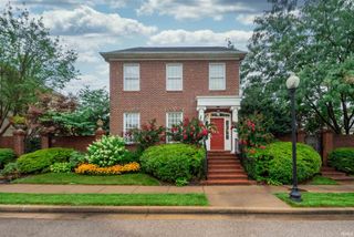 1521 Larkinwood Lane, Evansville, IN 47715