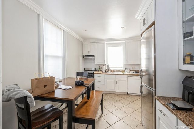 9 Hyatt Avenue, Yonkers, NY 10704