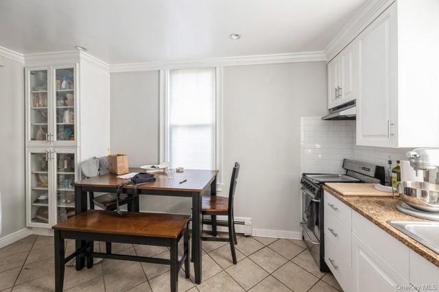 9 Hyatt Avenue, Yonkers, NY 10704