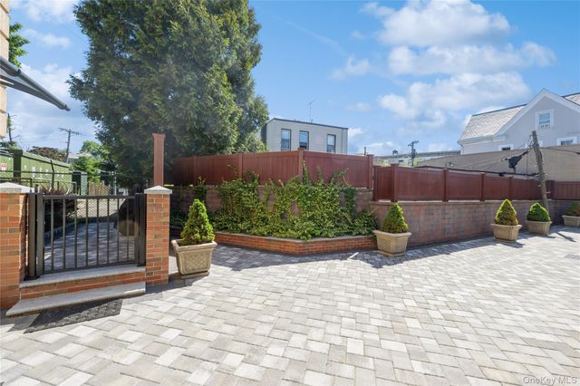 9 Hyatt Avenue, Yonkers, NY 10704