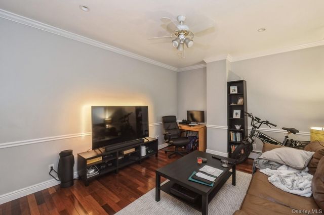 9 Hyatt Avenue, Yonkers, NY 10704