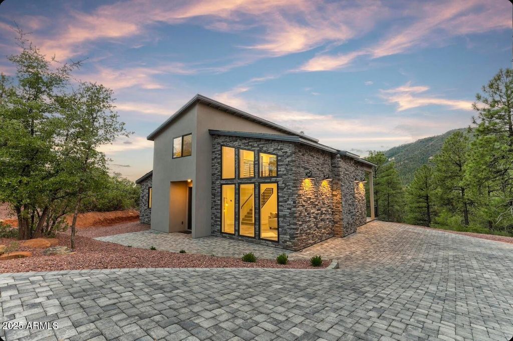 6541 W Ruin Hill Loop, Pine, AZ 85544