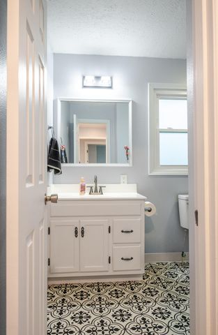 108 Circle Drive, Monett, MO 65708