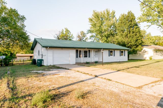 108 Circle Drive, Monett, MO 65708