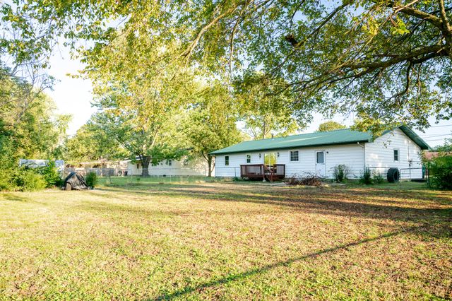 108 Circle Drive, Monett, MO 65708