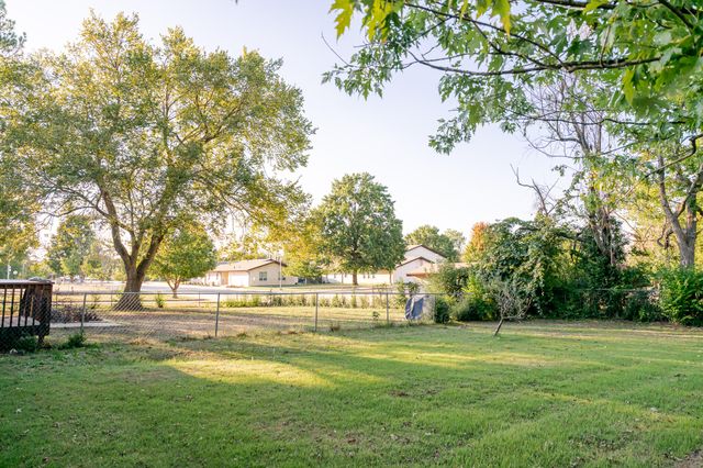 108 Circle Drive, Monett, MO 65708