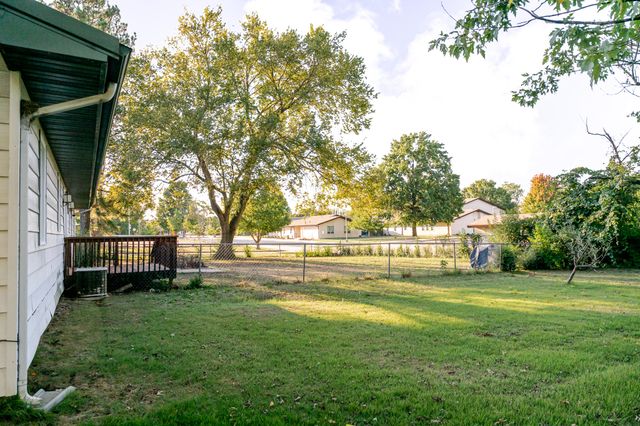 108 Circle Drive, Monett, MO 65708