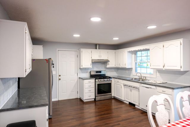 108 Circle Drive, Monett, MO 65708