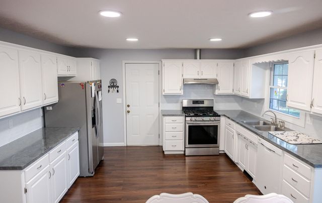 108 Circle Drive, Monett, MO 65708