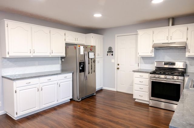 108 Circle Drive, Monett, MO 65708