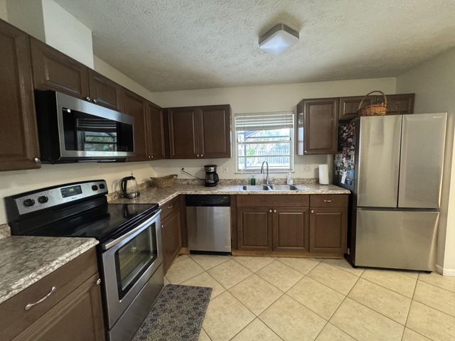 882 SE Walters Terrace, Port St. Lucie, Port St Lucie, FL 34983