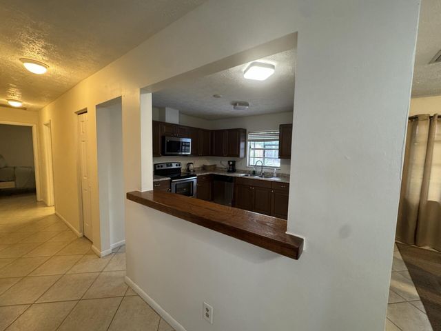 882 SE Walters Terrace, Port St. Lucie, Port St Lucie, FL 34983