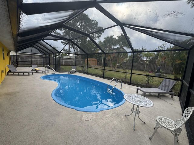 882 SE Walters Terrace, Port St. Lucie, Port St Lucie, FL 34983