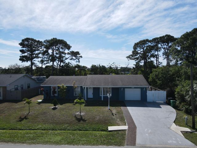 882 SE Walters Terrace, Port St. Lucie, Port St Lucie, FL 34983