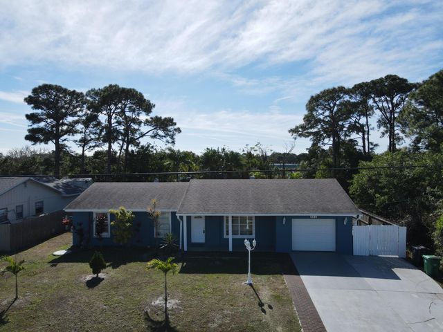 882 SE Walters Terrace, Port St. Lucie, Port St Lucie, FL 34983