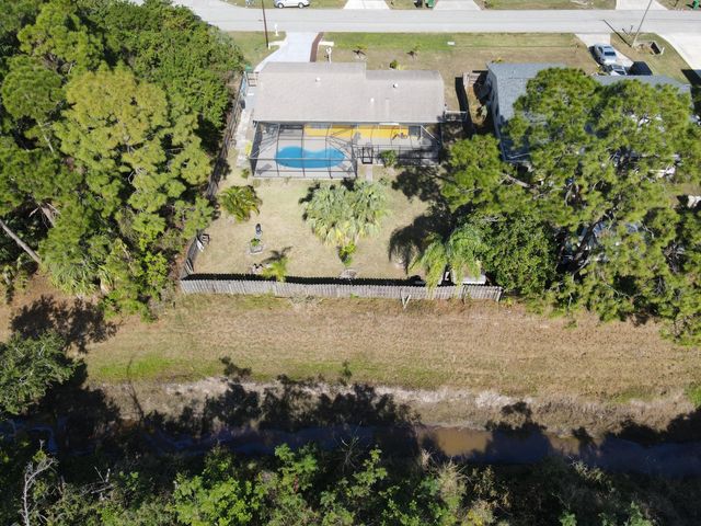 882 SE Walters Terrace, Port St. Lucie, Port St Lucie, FL 34983