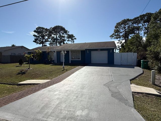 882 SE Walters Terrace, Port St. Lucie, Port St Lucie, FL 34983